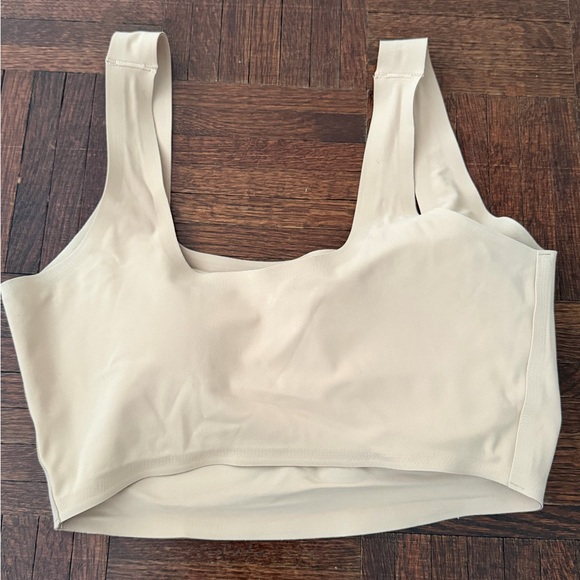 Skims Nude Sports Bra Sz. M - Picture 4 of 6